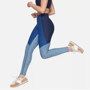 NWOT Outdoor Voices Tri Tone Legging in Size Small (fits more like XS)